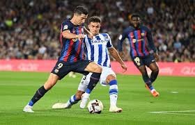 موعد والقنوات الناقلة لمباراة برشلونة وريال سواسيداد فى الدورى الاسبانى